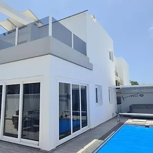 Luxury Zen Villa Puerto del Carmen (Lanzarote)